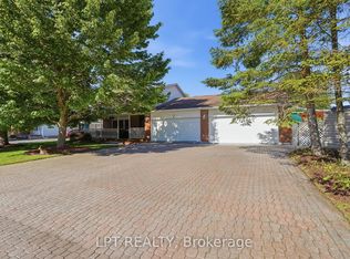 18 Louise Cres, Russell, ON K0A1W0