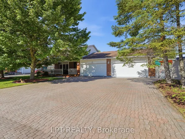 18 Louise Cres, Russell, ON K0A 1W0