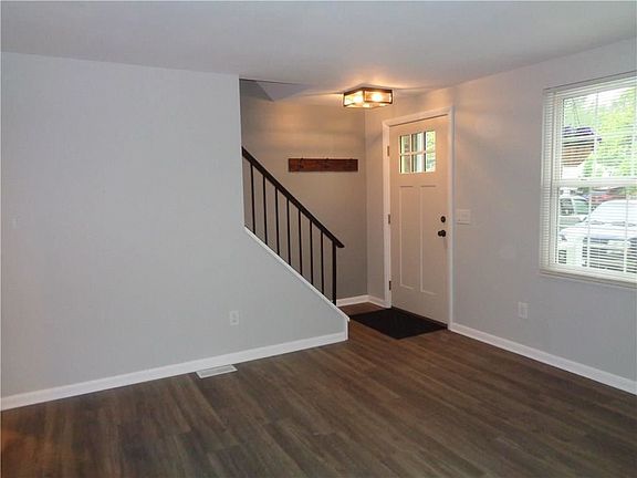 2nd image of 35 Farmbrook Dr