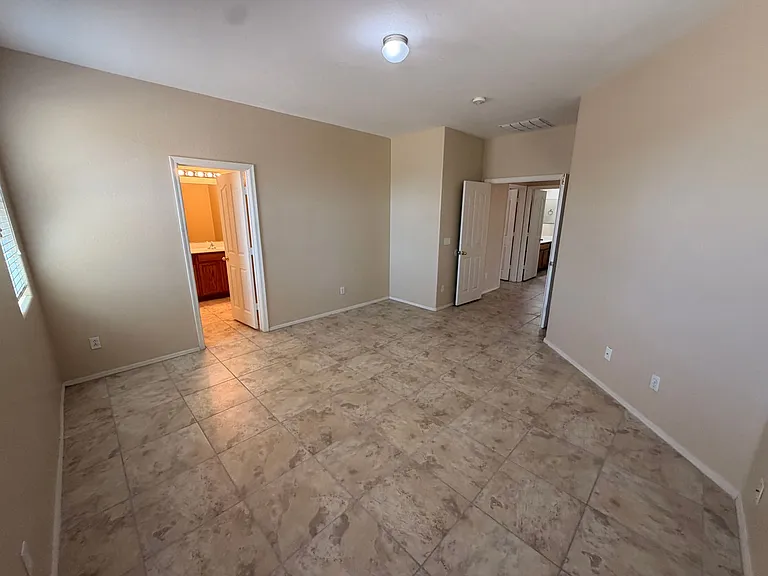 15227 W Jackson St — Photo 21
