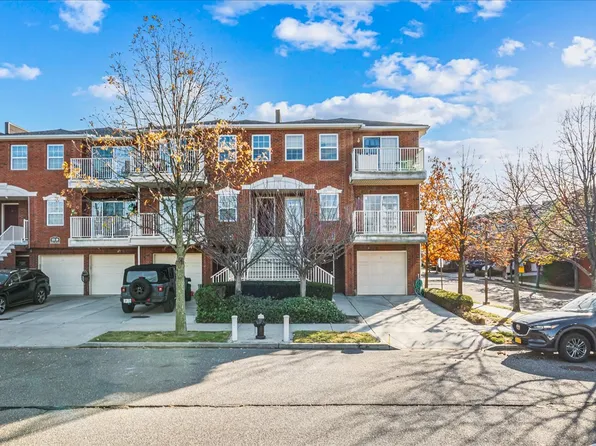 122-22 Powell Cove Boulevard image 2 of 18