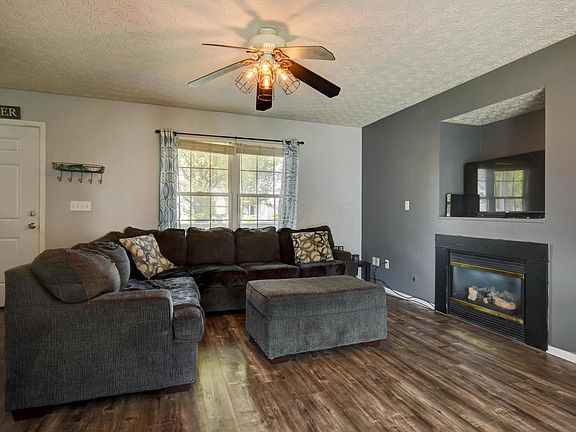 4th image of 6089 Treaty Ln