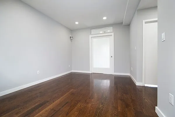 Rented by REAL New York | media 23