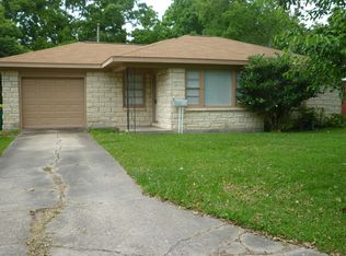 906 Largo St, Baytown, TX 77520