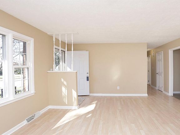 4th image of 1355 Beulah Park
