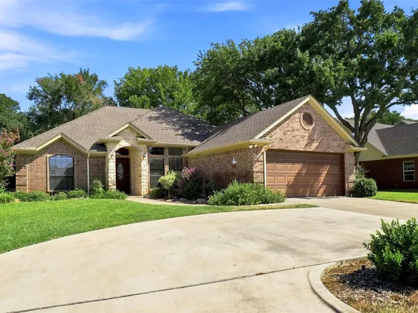 2105 Fair Oaks Dr, Bridgeport, TX 76426