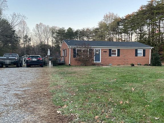 3rd image of 3740 Robinson Rd