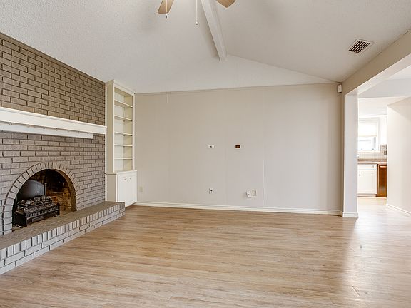 3rd image of 1308 Grinnell Dr
