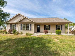 12852 Quarter Horse Rd, Marion, IL 62959