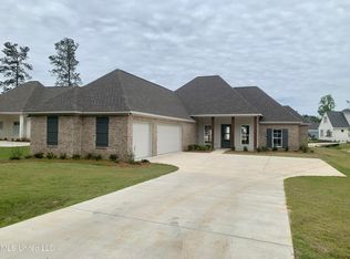 204 Lake Ridge Dr, Madison, MS 39110