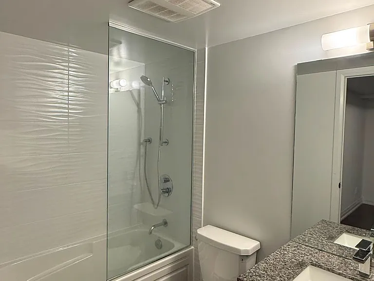 20 Meadowglen Pl #2401 — Photo 13