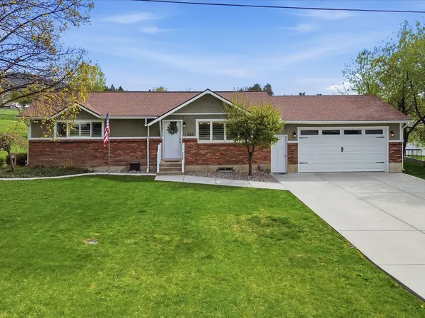 220 E 300 N, Hyde Park, UT 84318