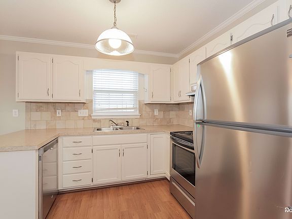4th image of 4123 Whitney Pl NW