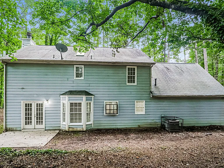 150 Oak St — Photo 17