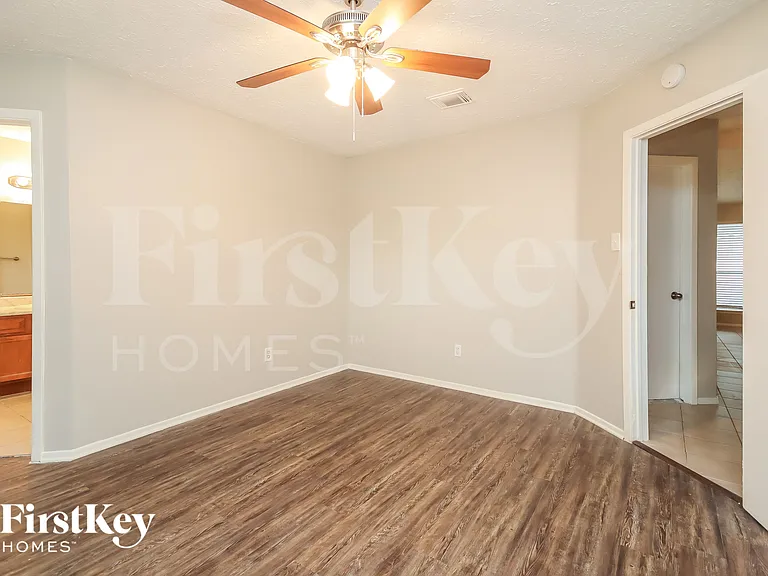 16239 La Terra Dr — Photo 9