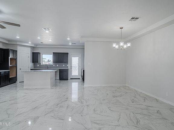 4th image of 701 Cedarwood Ave