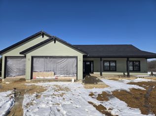 21-51 Marina Ct, Lanark, IL 61046