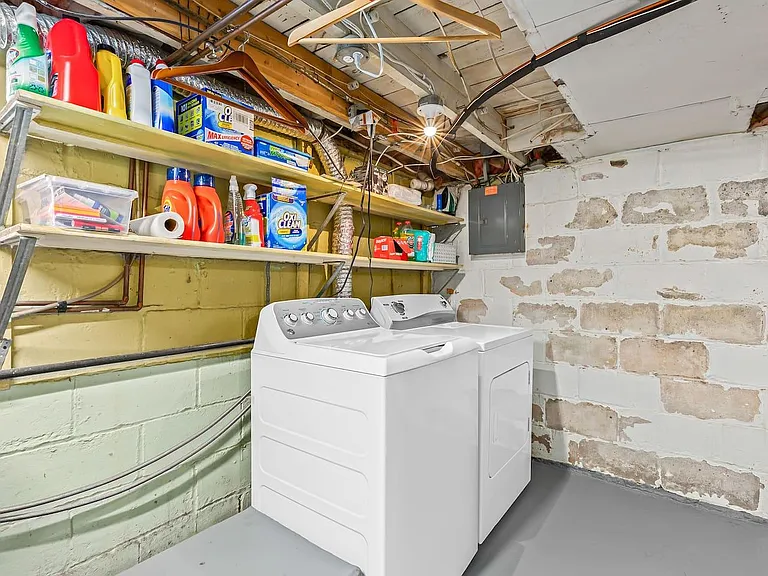211 Catalpa Dr — Photo 28