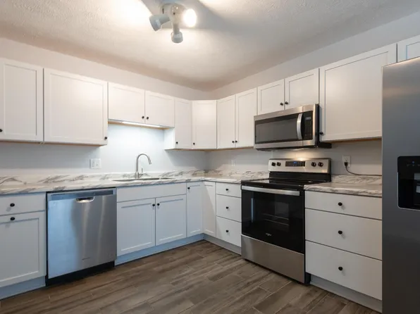 984 E Buckingham Dr, Bloomington, IN 47401