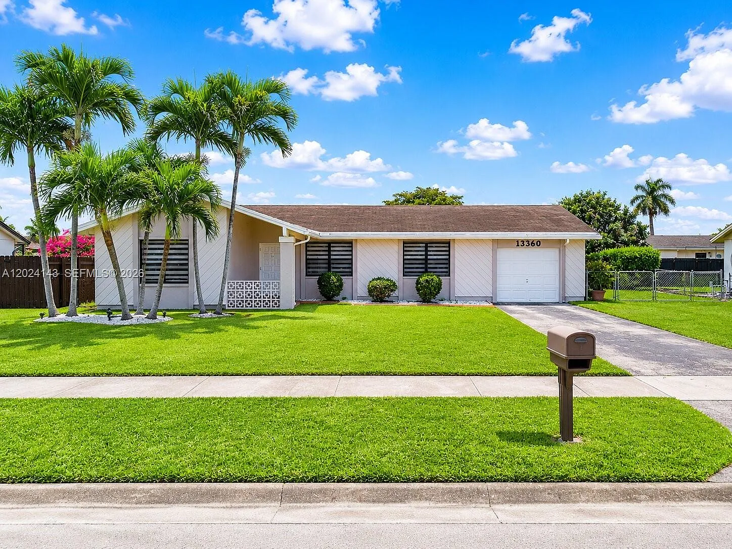 4 bed, 2.0 bath, 1330 sqft, $3,700 — Photo 1