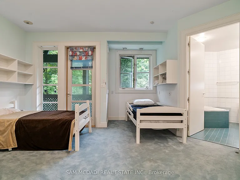 9 Flaherty Ln — Photo 31