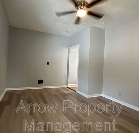 3rd image of 2121 Washington St #2