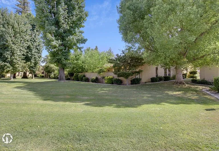 2300 El Portal Dr #49 — Photo 15