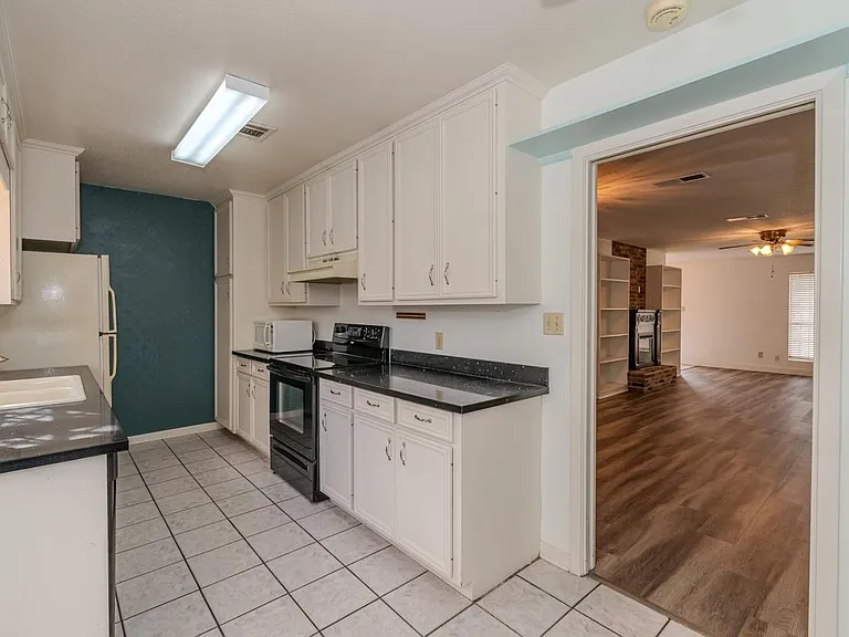 5975 Meadow Way — Photo 9