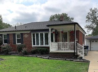 37595 Lake Dr, Avon, OH 44011