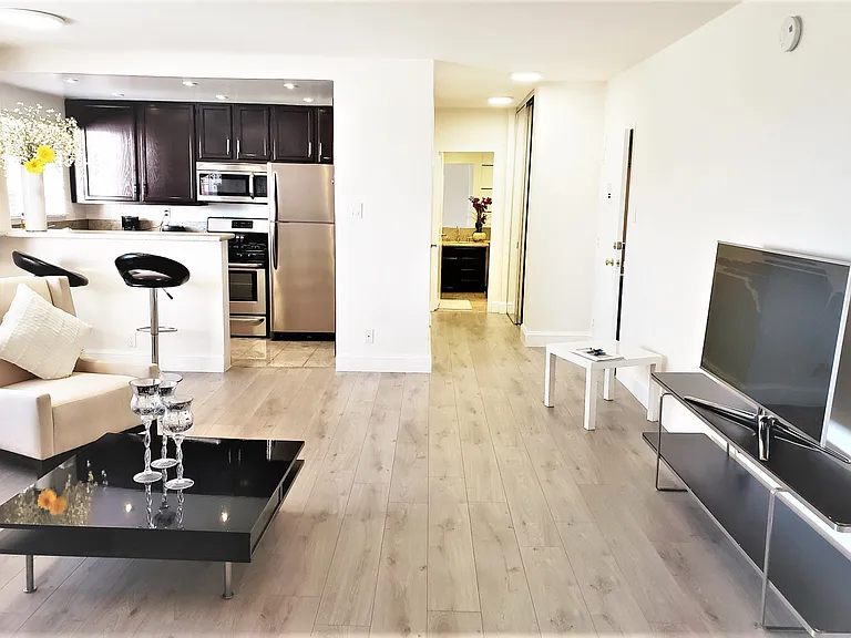 302 Kitchen with SS appliances!