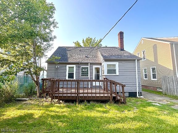4th image of 13611 Ellwood Ave
