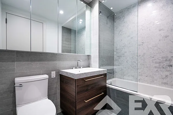 Rented by EXR | media 64