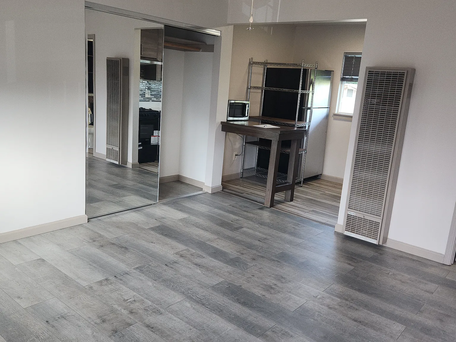 Studio, 400 sqft, $1,675 — Photo 1