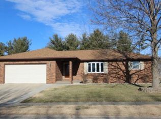719 Suffolk Pl, Charleston, IL