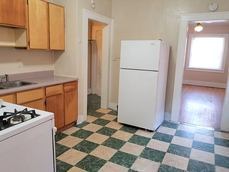 975 N Washington St #1 — Photo 5