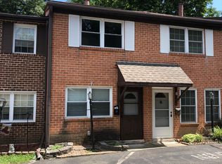 27 Park Vallei Ln, Brookhaven, PA 19015