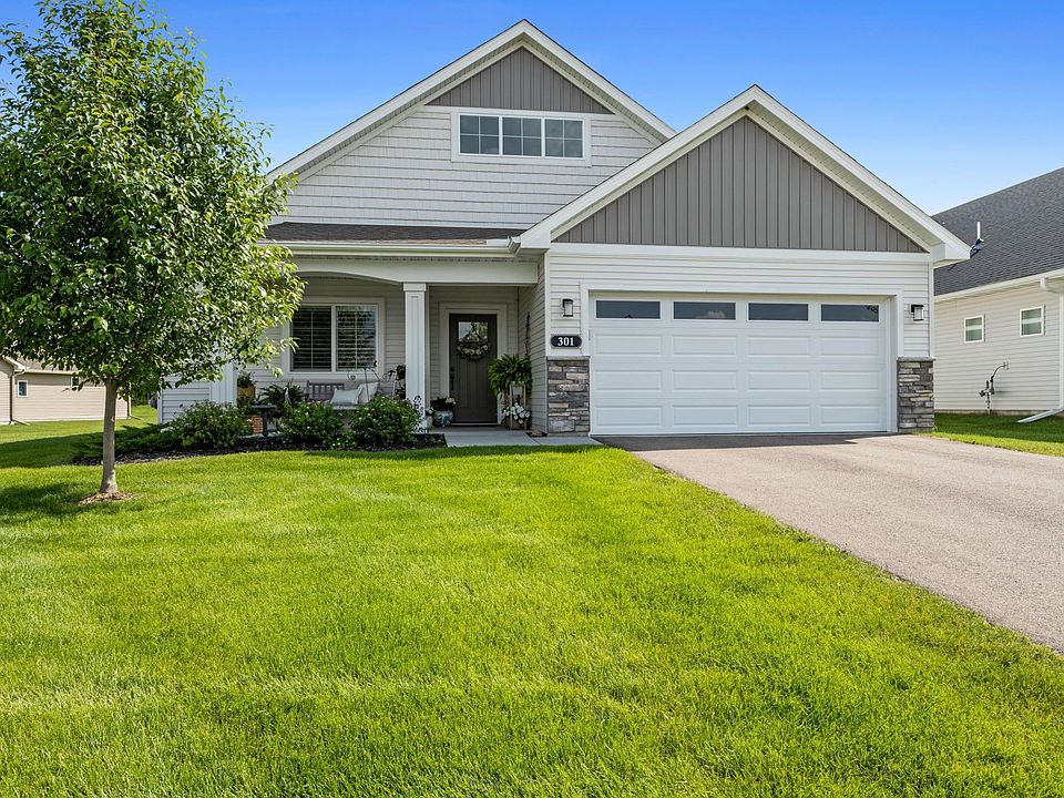 1st image of 301 Riverview Cir