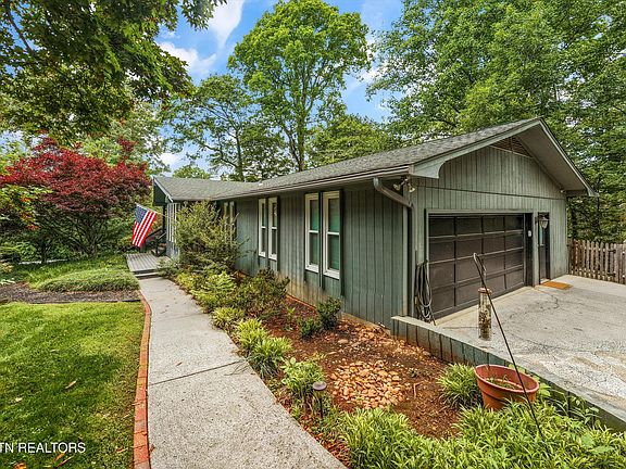 5th image of 4420 Edgewood Rd