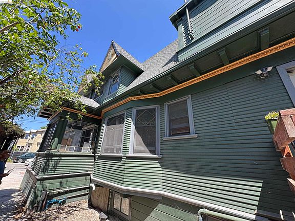 5th image of 533 31st St