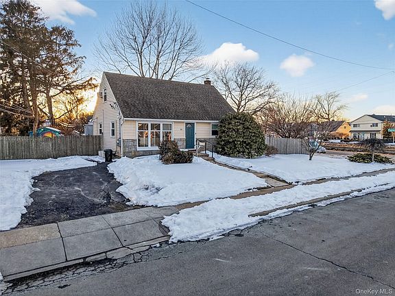 2nd image of 59 Holly Road