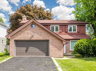 22 Denlow Blvd, Toronto, ON M3B1P4