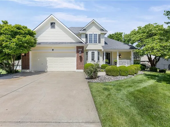 500 Bayview Dr, Raymore, MO 64083