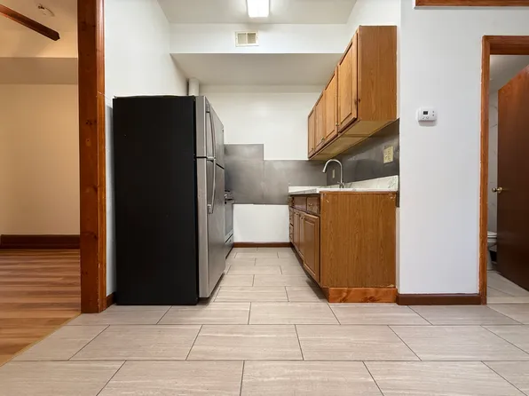 1041 Spring Garden St, Philadelphia, PA