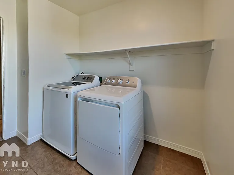 421 N 119th Dr — Photo 14