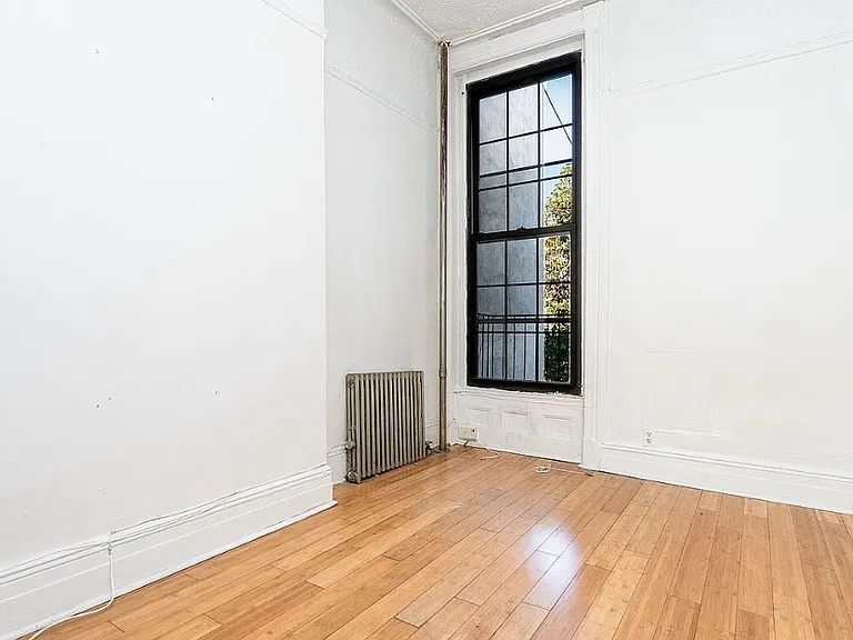 1359 Hancock St #1R — Photo 9