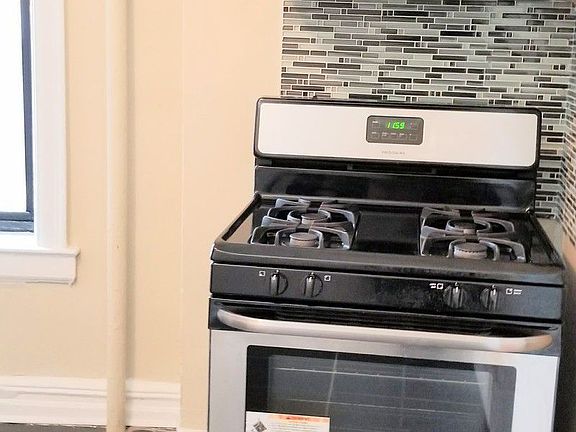 3rd image of 566 Parkside Ave APT 8B