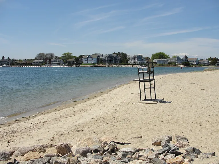 Bayview Street Beach is just a few blocks away!