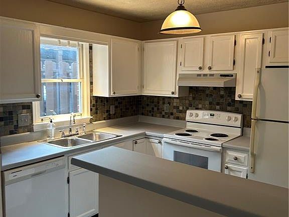 3rd image of 4123 Islington Way