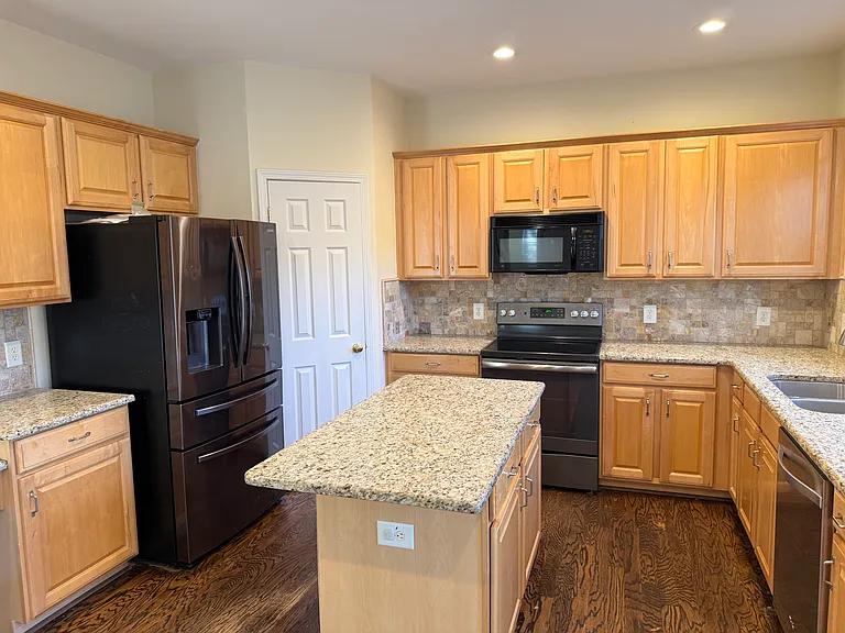 9530 Oswald Ln — Photo 16