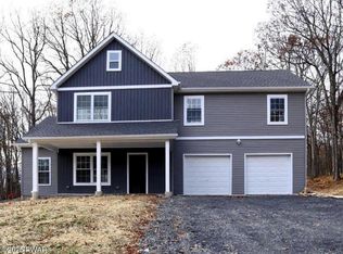203 Primrose Ln, Milford, PA